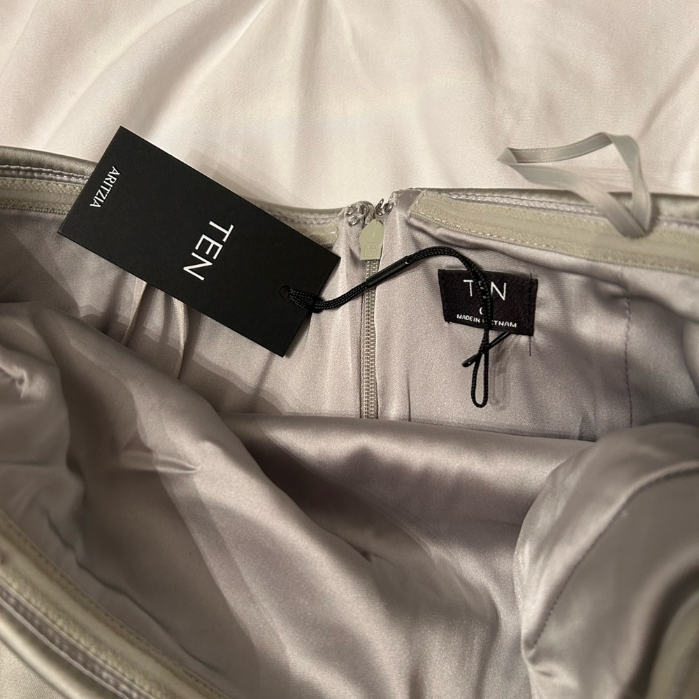 Aritzia Sage Green Exclusive Strapless Dress - Picture 8 of 9